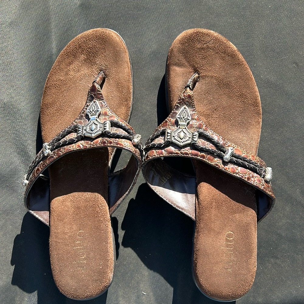 Brown Rialto sandals size 10M